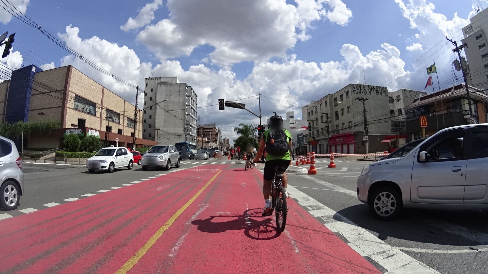 Street view near São Paulo Lodge Business Hostel, Vila Mariana — © tiagofassoni (CC BY-SA · Mapillary)