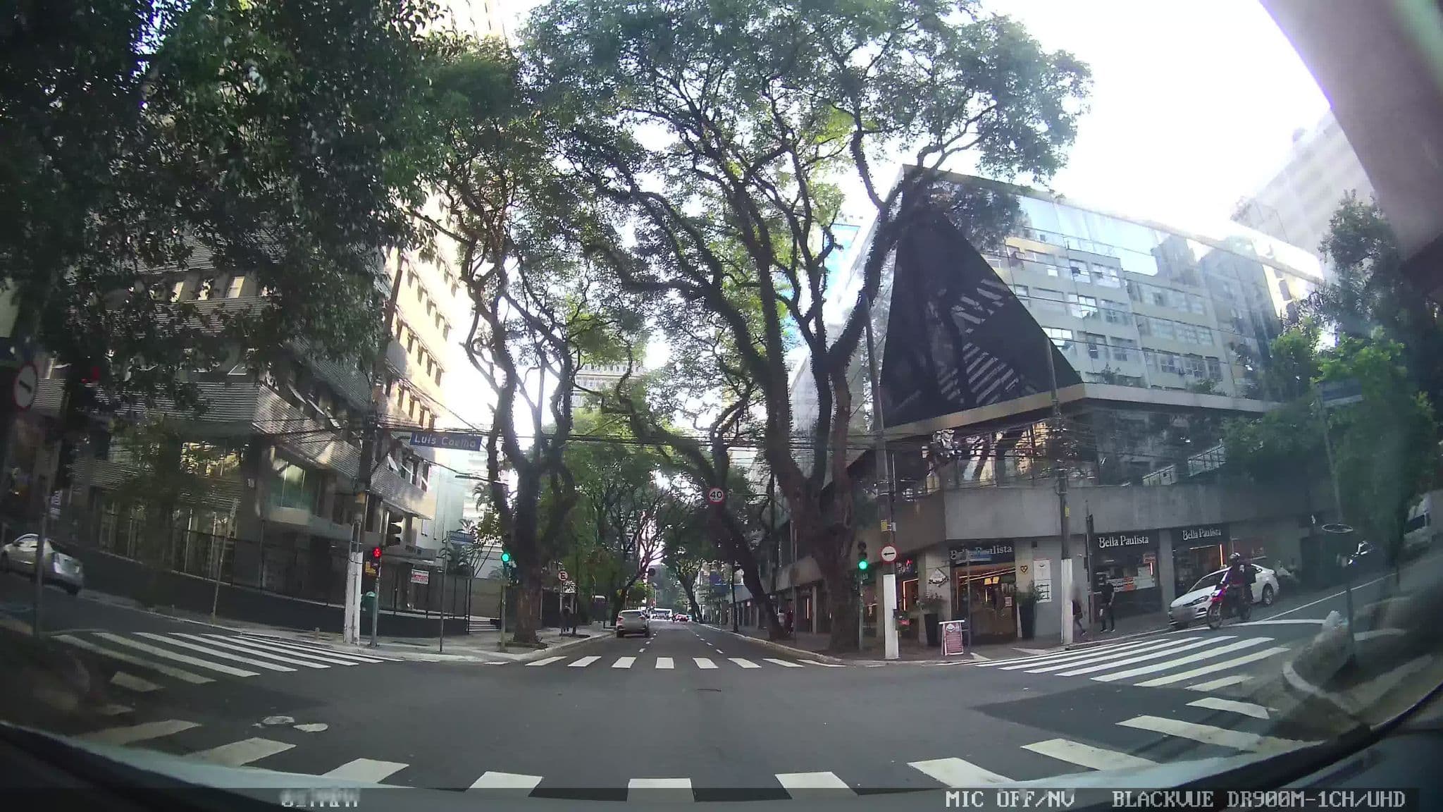 Street view near Hotel Intercity, Consolação — © kaart_4 (CC BY-SA · Mapillary)