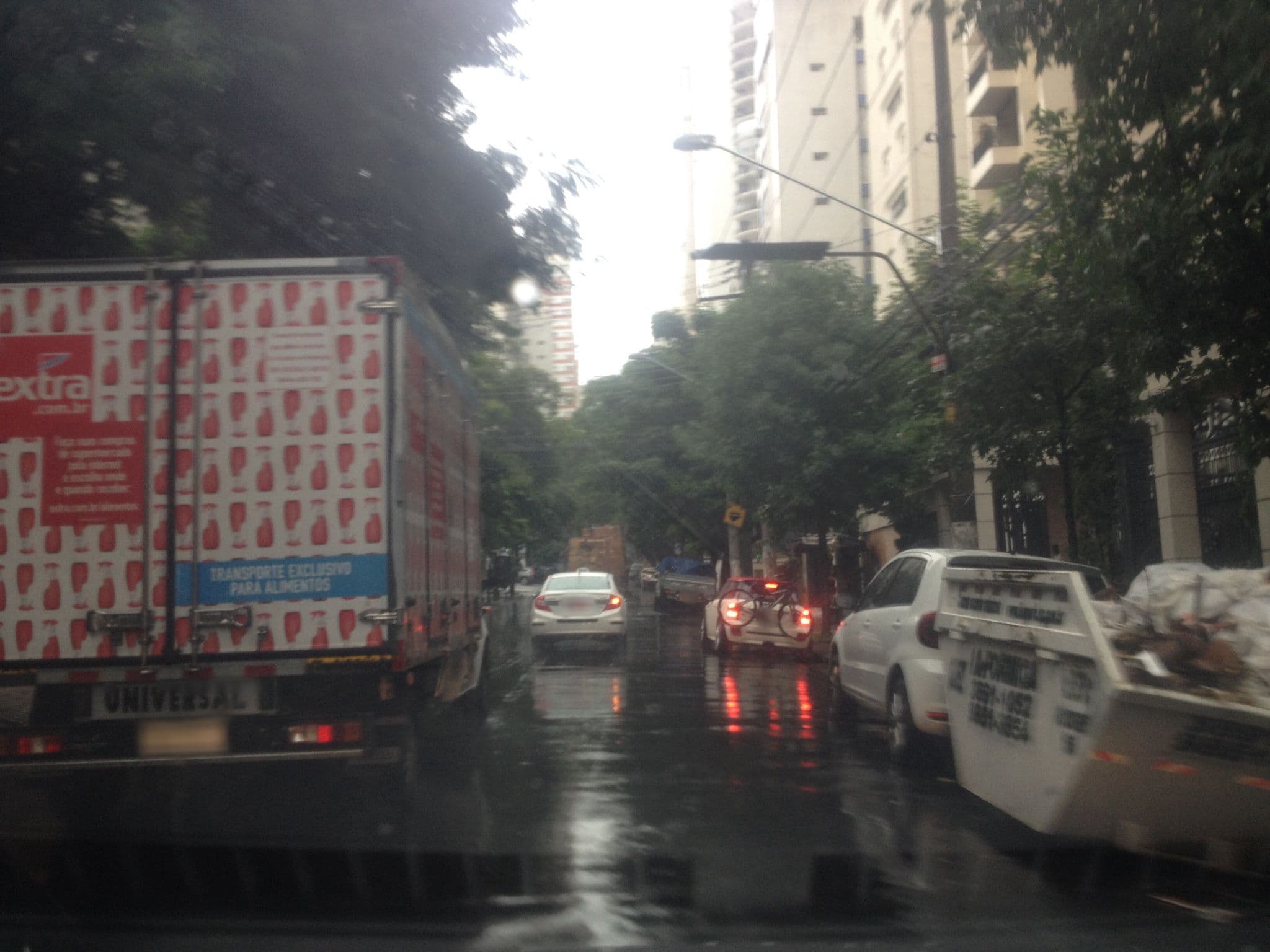 Street view near Estanplaza Villa Jardim, Jardim Paulista — © jglacerda (CC BY-SA · Mapillary)
