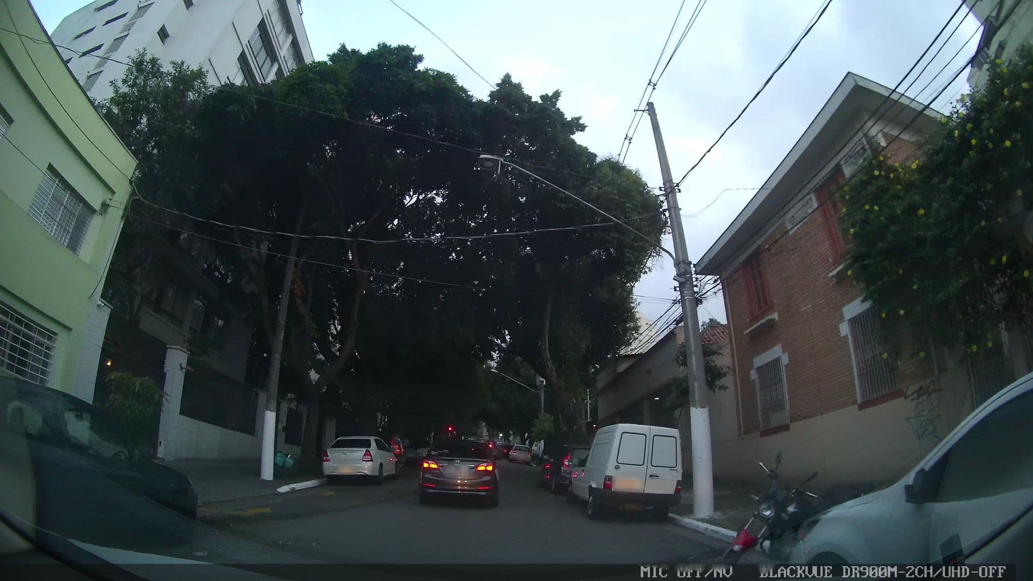 Street view near Hotel Diamantina, Bela Vista — © marciosampaio (CC BY-SA · Mapillary)