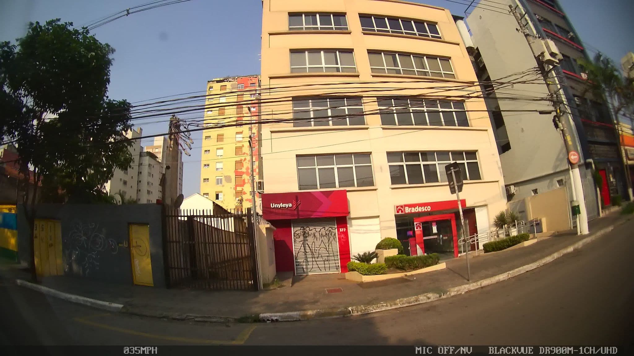 Street view near Hotel Solar Paulista, Bela Vista — © kaart_4 (CC BY-SA · Mapillary)