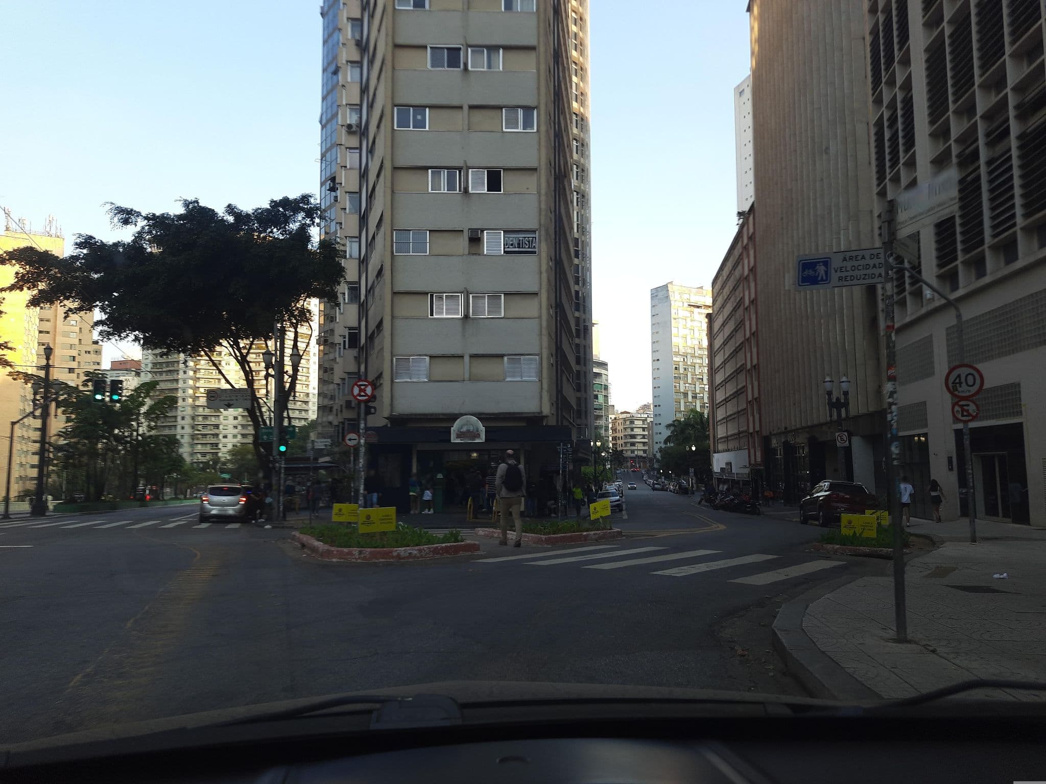 Street view near Piscina Uotel, Republica — © alemenezes (CC BY-SA · Mapillary)