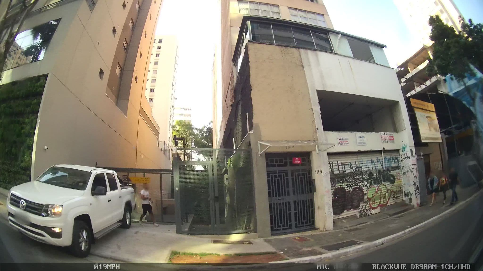 Street view near Pousada Nosso Lar, Republica — © kaart_4 (CC BY-SA · Mapillary)