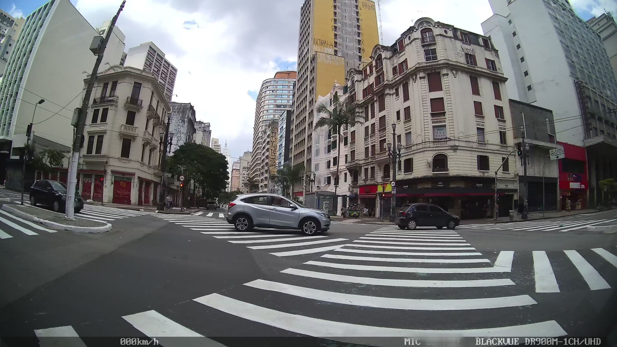Street view near Hotel Excelsior, Republica — © kaart_2 (CC BY-SA · Mapillary)