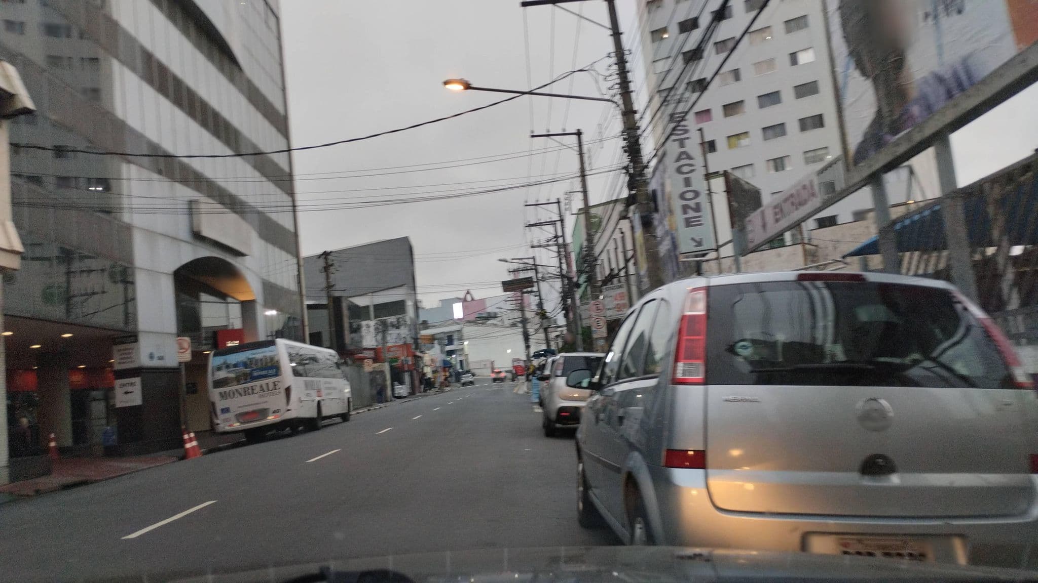 Street view near Serhs Executive Guarulhos Hotel, Guarulhos — © Kaart_Local (CC BY-SA · Mapillary)