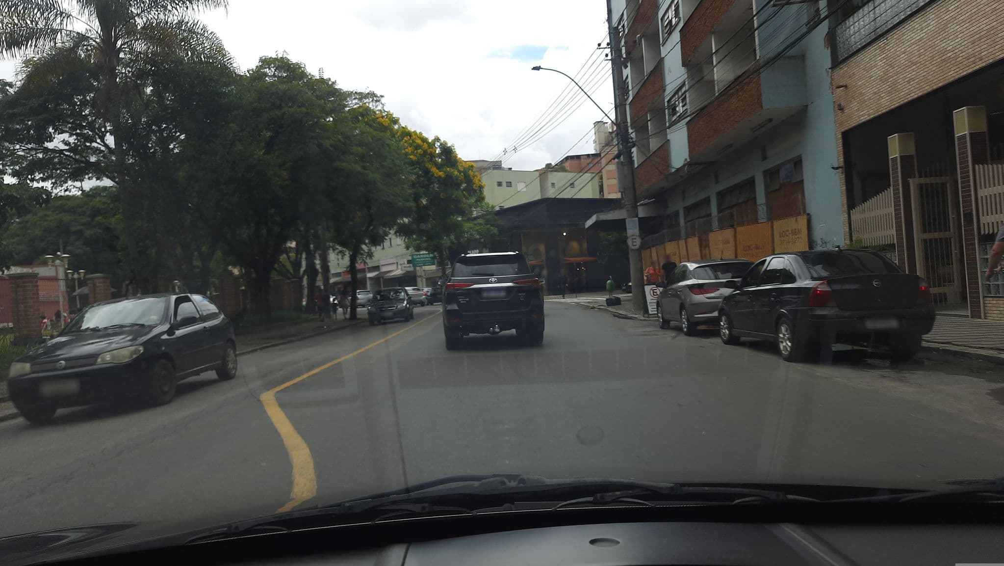 Street view near Hotel Presidente, Poços de Caldas — © alemenezes (CC BY-SA · Mapillary)