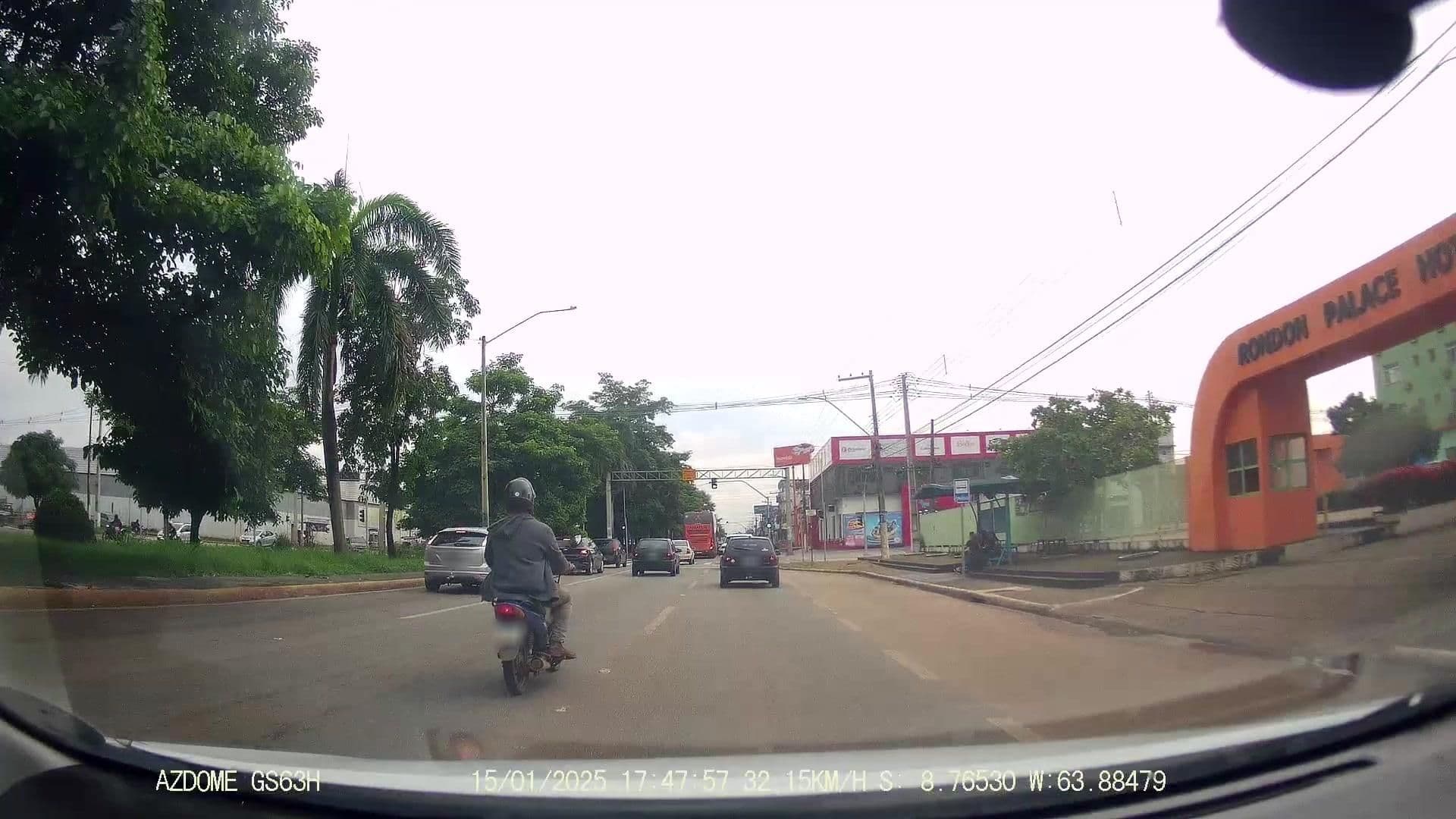 Street view near Rondon Palace Hotel, Porto Velho — © jaderbavaresco (CC BY-SA · Mapillary)