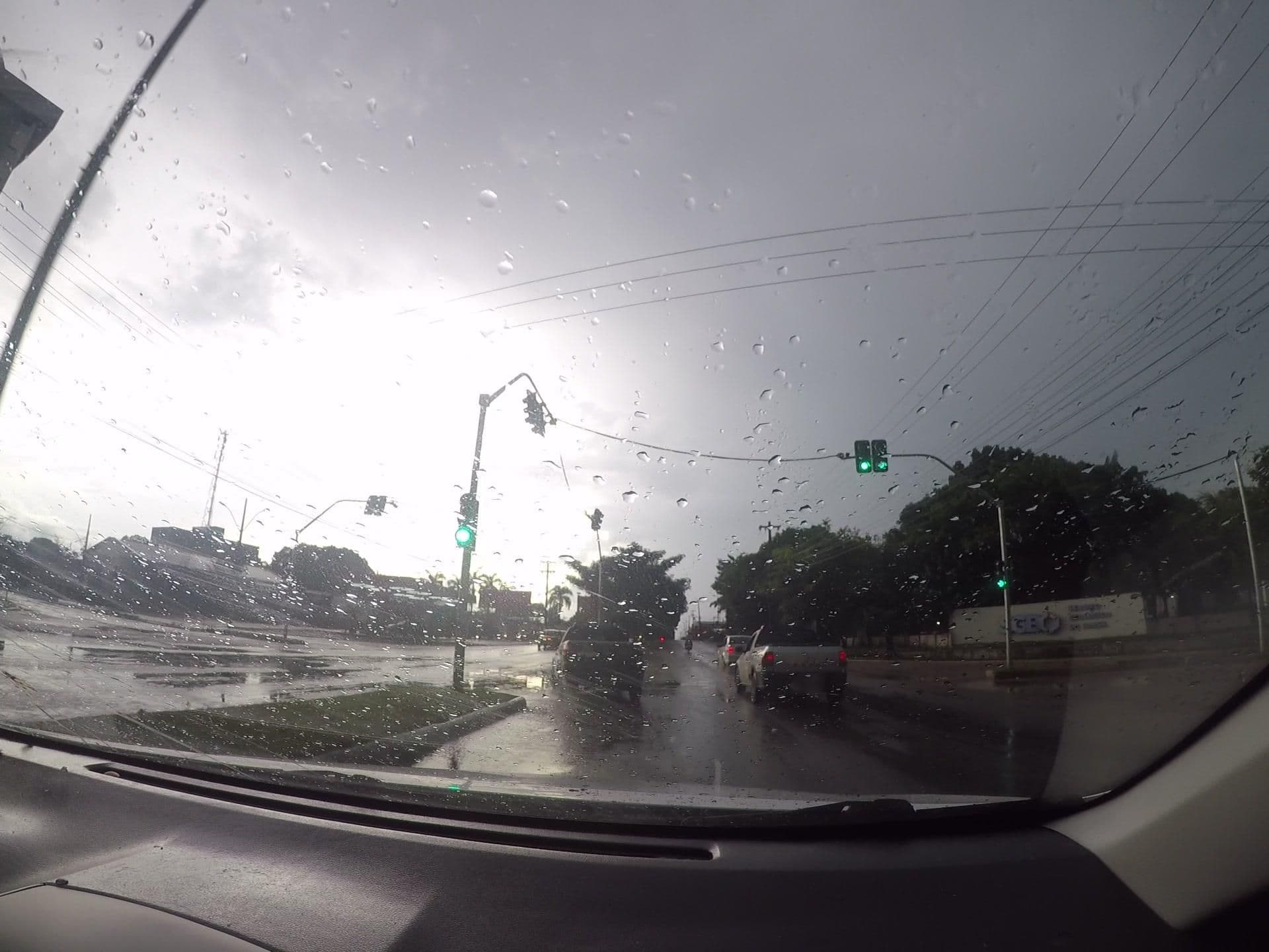 Street view near Holiday Inn Express Porto Velho, Porto Velho — © jaderbavaresco (CC BY-SA · Mapillary)