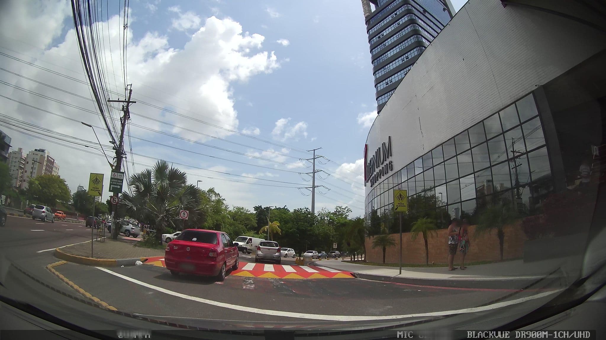 Street view near Toca do urso pipo, Manaus — © kaart_1 (CC BY-SA · Mapillary)