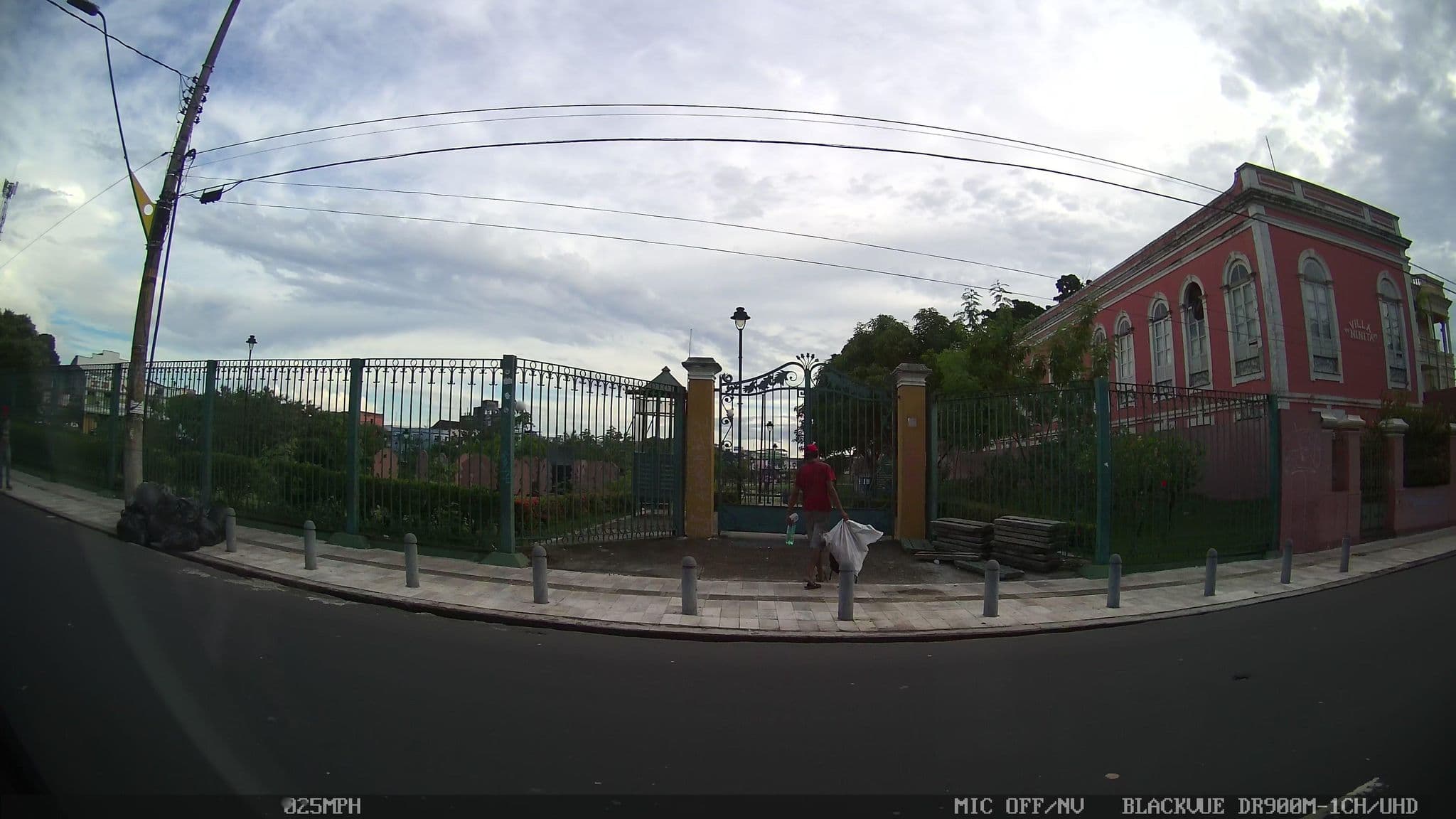 Street view near Pousada Rio Negro Guesthouse, Manaus — © kaart_1 (CC BY-SA · Mapillary)