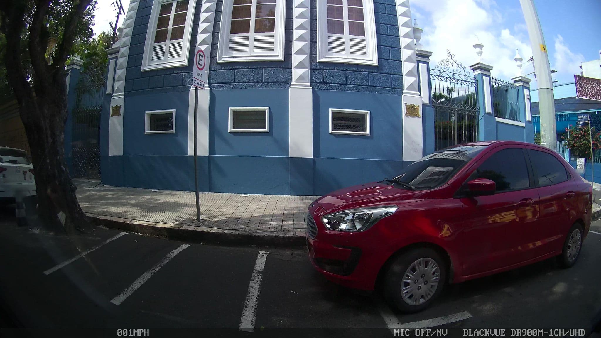 Street view near Ajuricaba Backpackers Hostel Manaus, Manaus — © kaart_1 (CC BY-SA · Mapillary)