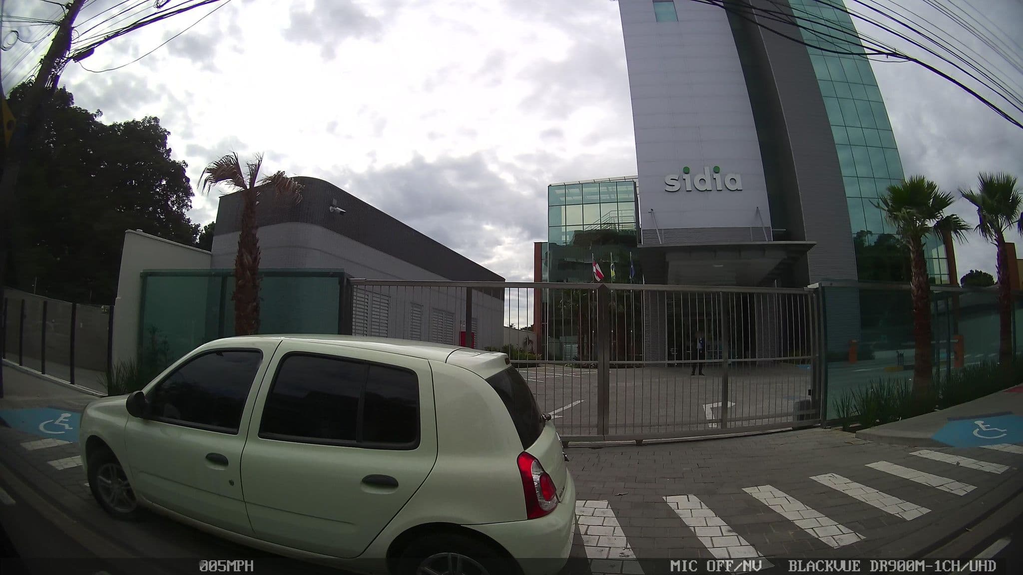 Street view near Hotel Caesar Business Manaus Amazonas, Manaus — © kaart_1 (CC BY-SA · Mapillary)