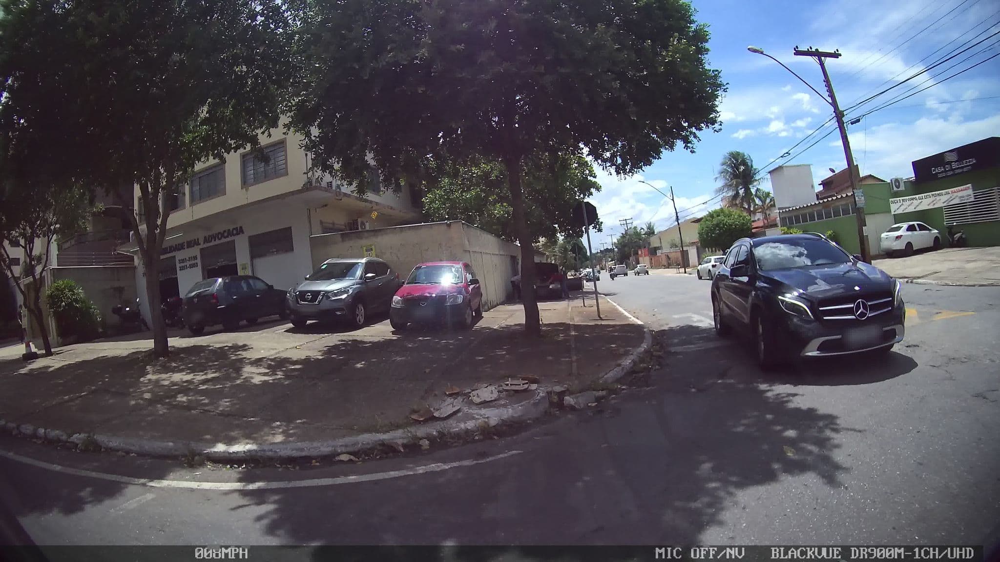 Street view near Hotel Scarpas, Goiânia — © kaart_4 (CC BY-SA · Mapillary)