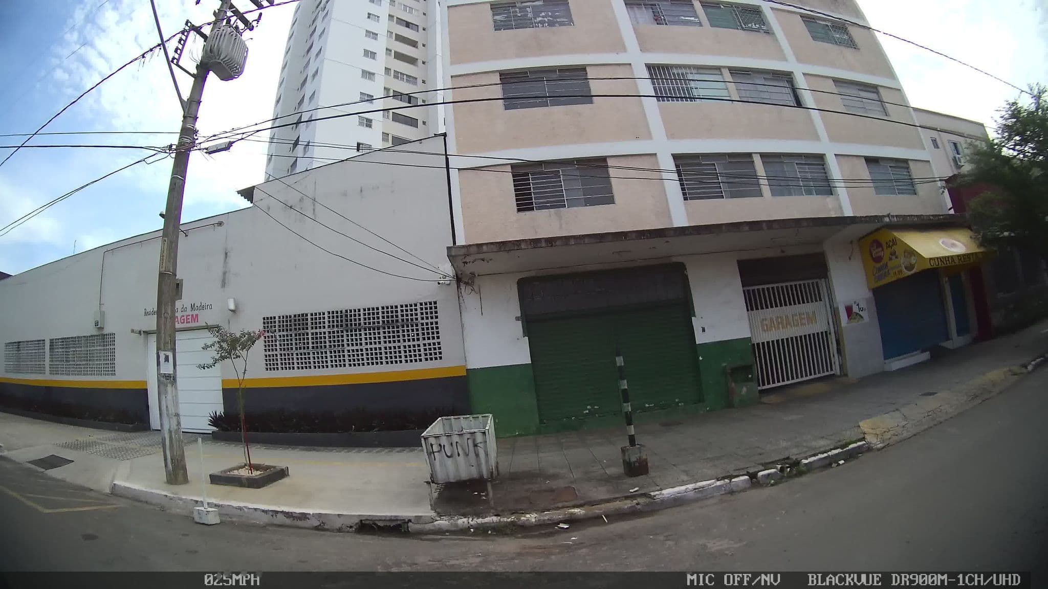 Street view near Hotel Rio Branco, Goiânia — © kaart_4 (CC BY-SA · Mapillary)