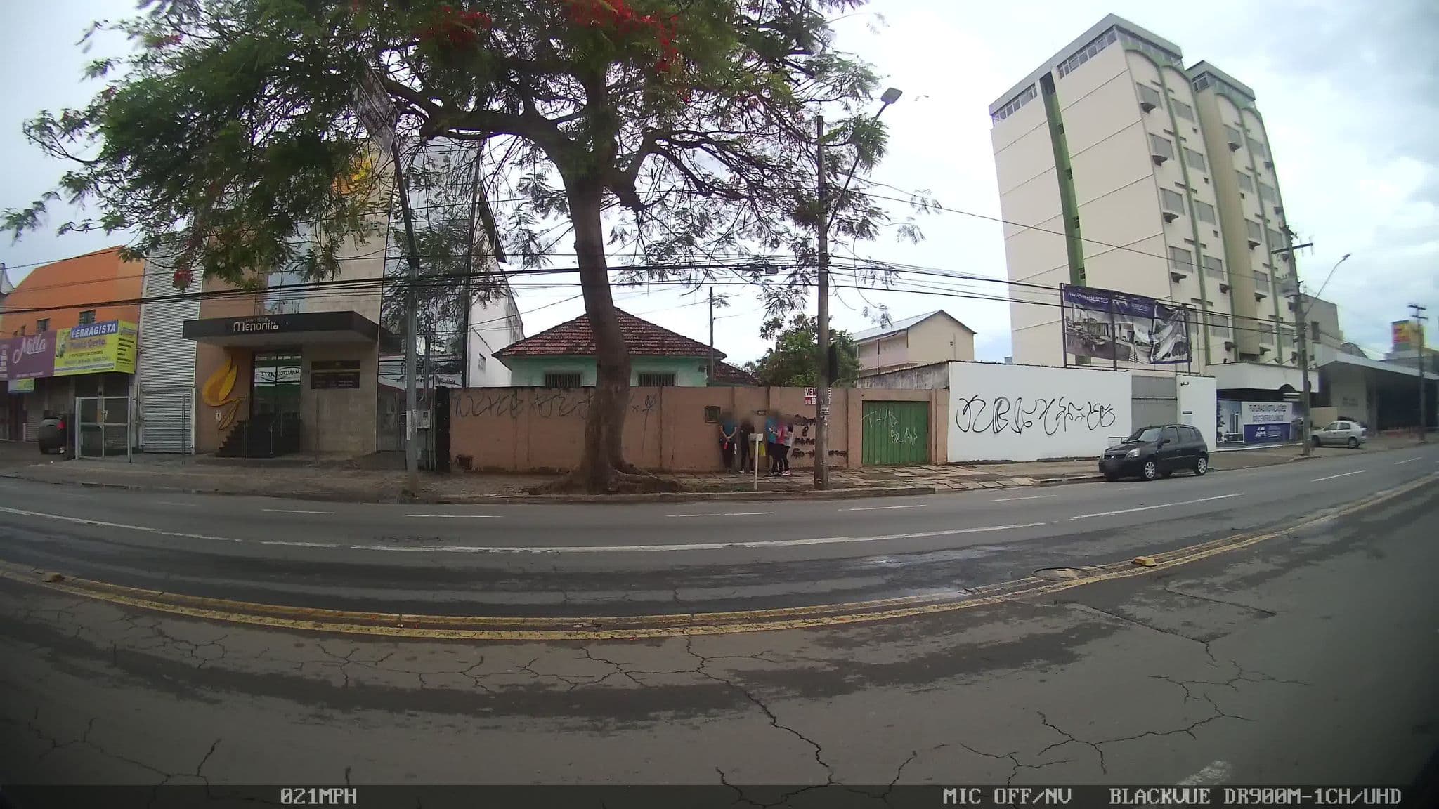 Street view near Cabiúna Palace Hotel, Goiânia — © kaart_4 (CC BY-SA · Mapillary)
