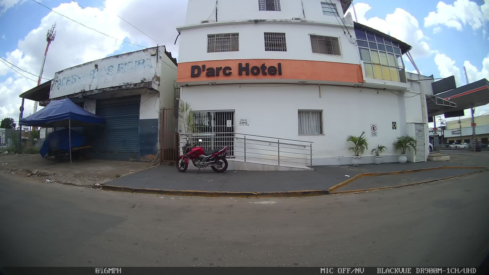 Street view near D'arc Hotel, Goiânia — © kaart_4 (CC BY-SA · Mapillary)