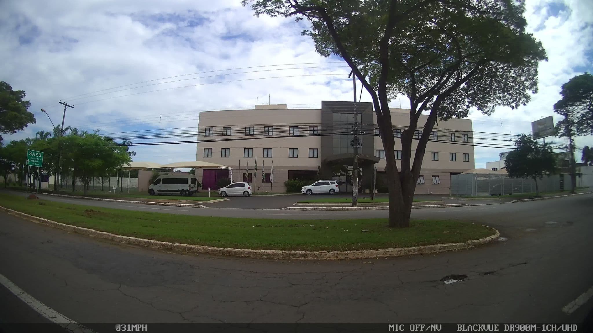 Street view near Hotel Santos Dumont, Goiânia — © kaart_4 (CC BY-SA · Mapillary)