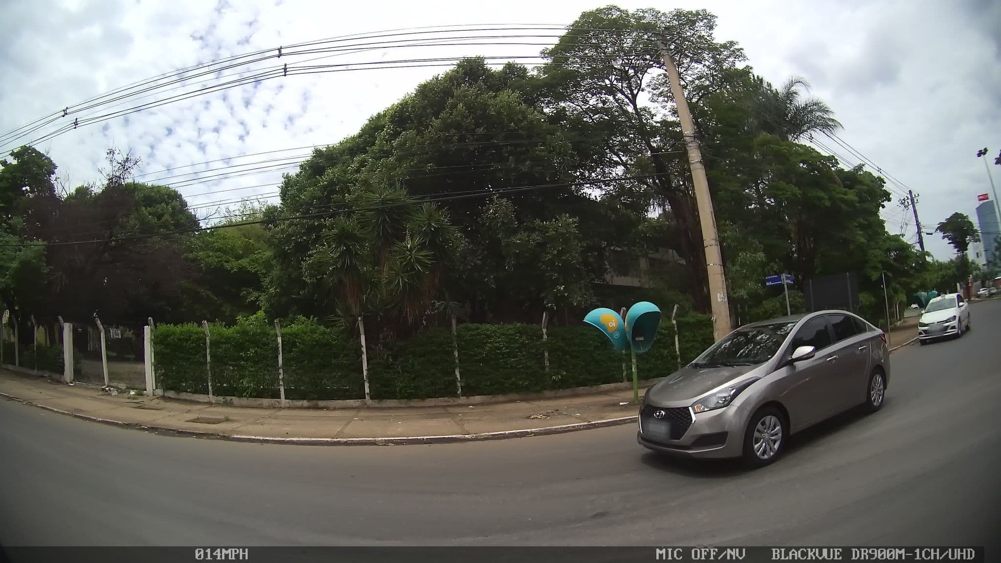 Street view near Hotel Goiania, Goiânia — © kaart_4 (CC BY-SA · Mapillary)