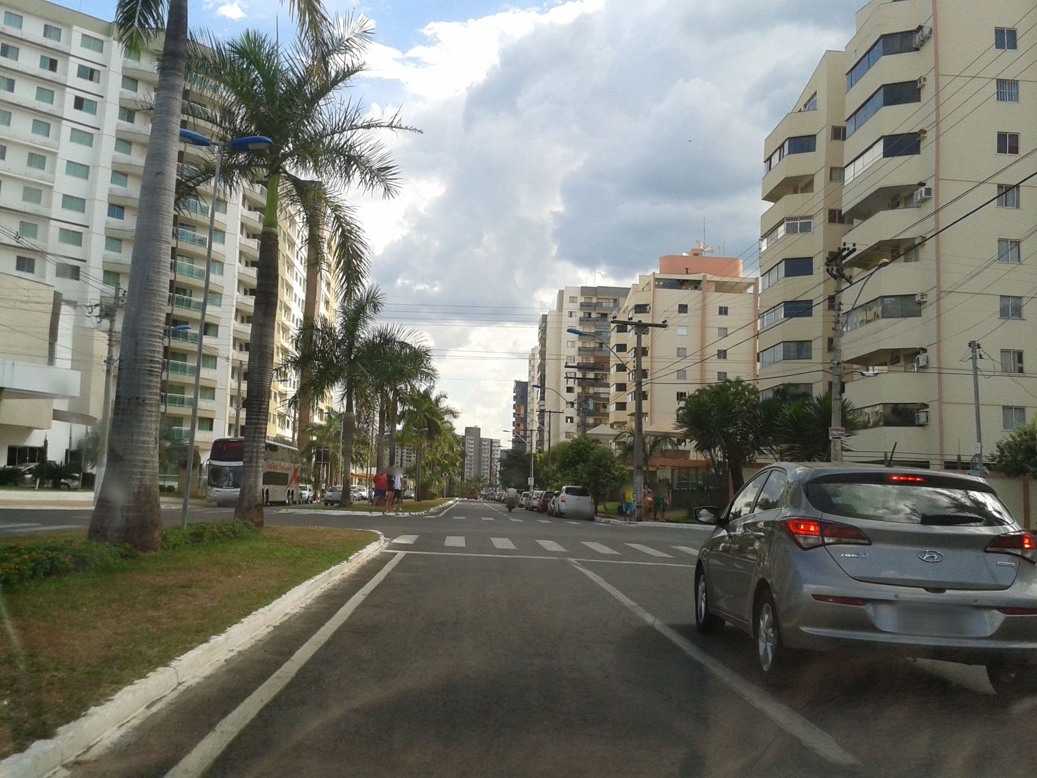 Street view near Parque das Águas Quentes, Caldas Novas — © marcos_medeiros (CC BY-SA · Mapillary)