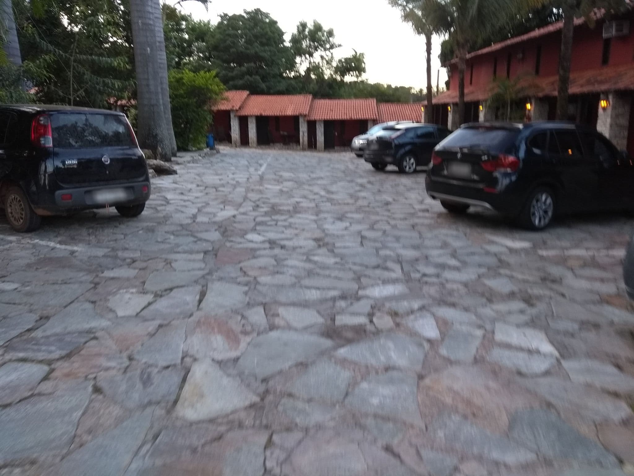 Street view near Piscina Interna, Pirenópolis — © linhares (CC BY-SA · Mapillary)