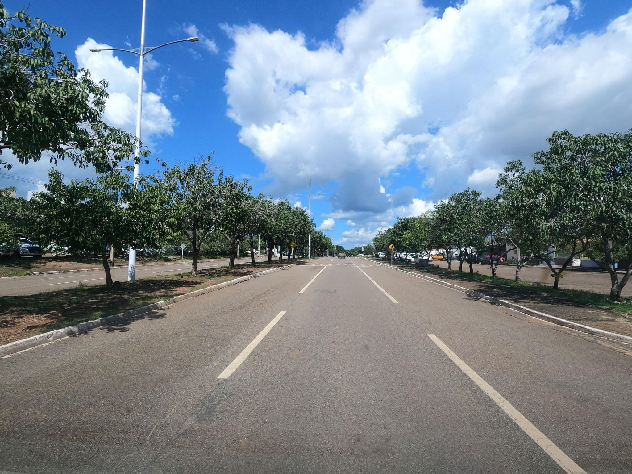 Street view near Pousada das Artes Hotel, Palmas — © MuitoAlemdasFronteiras (CC BY-SA · Mapillary)