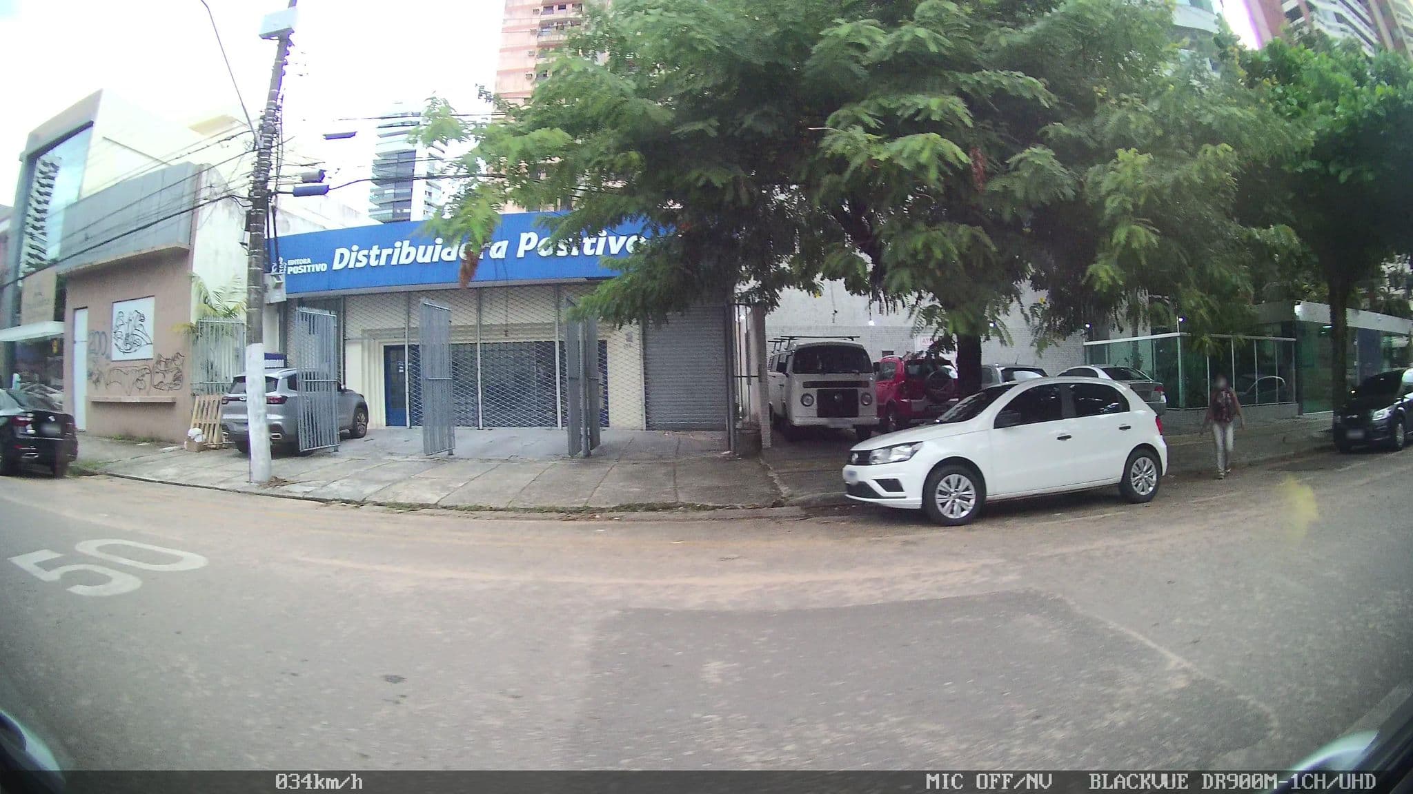 Street view near Hemingway Pool, Belém — © kaart_2 (CC BY-SA · Mapillary)
