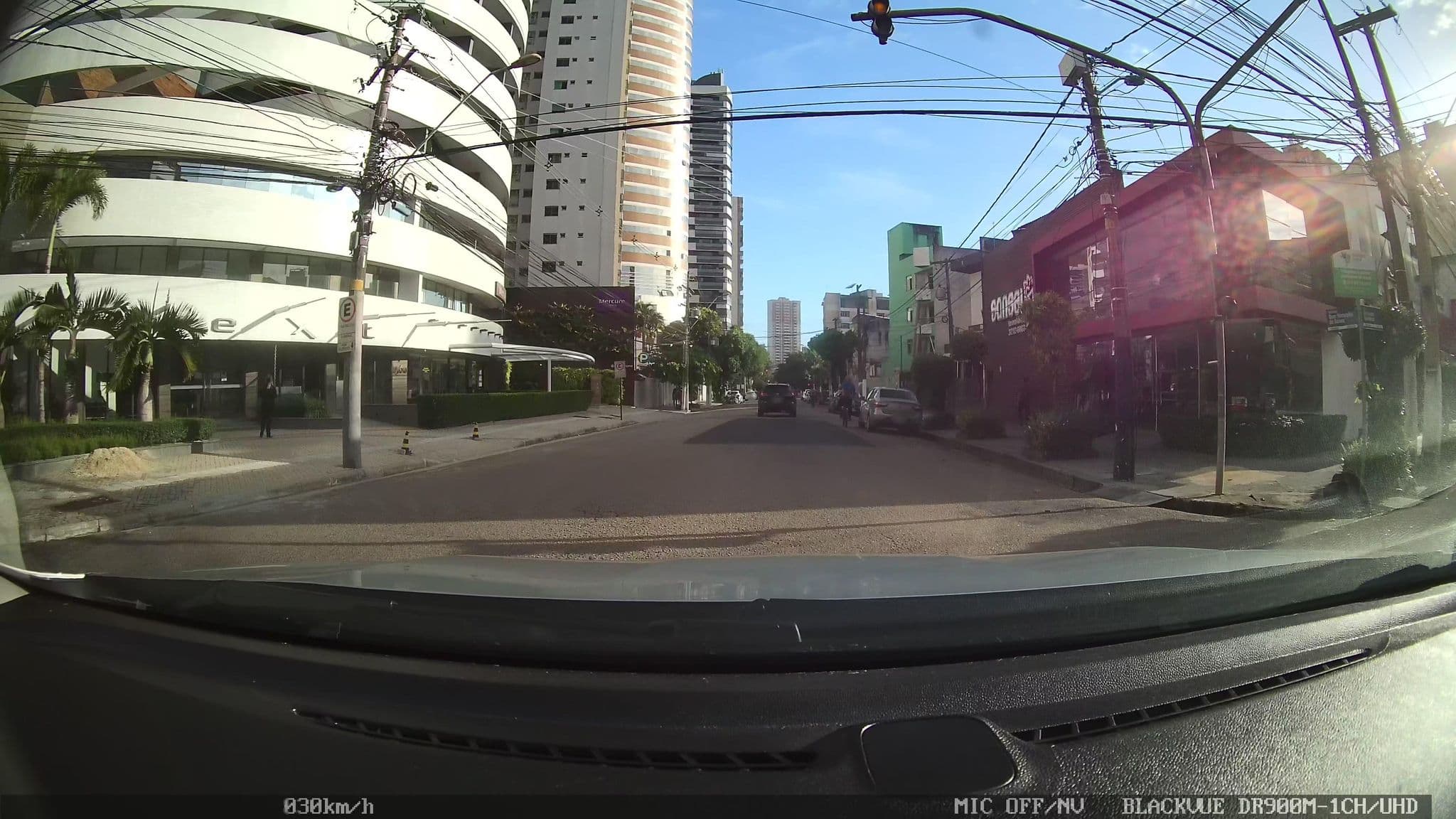 Street view near Golden Tulip, Belém — © kaart_2 (CC BY-SA · Mapillary)