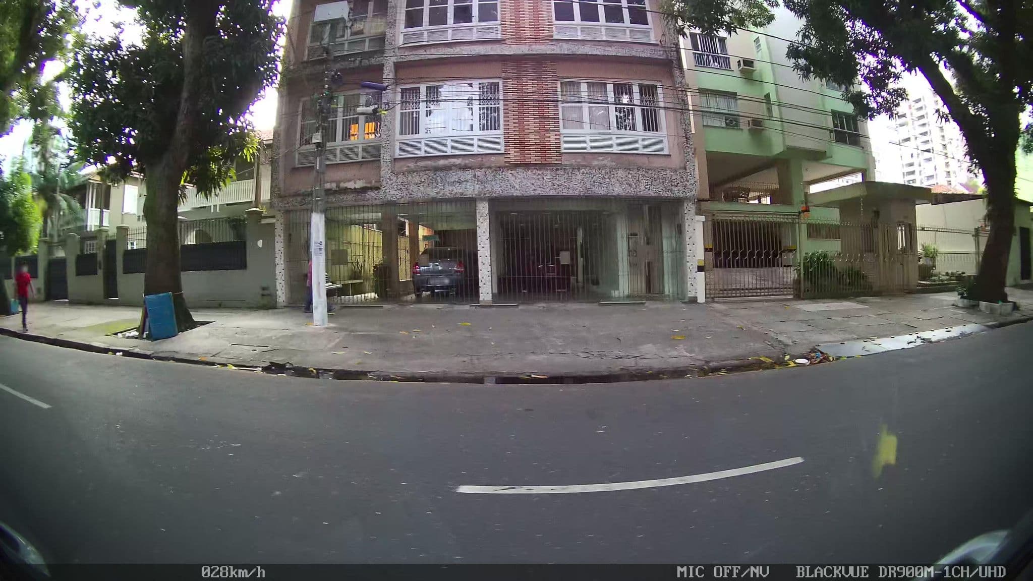 Street view near Hotel Kkarina76, Belém — © kaart_2 (CC BY-SA · Mapillary)