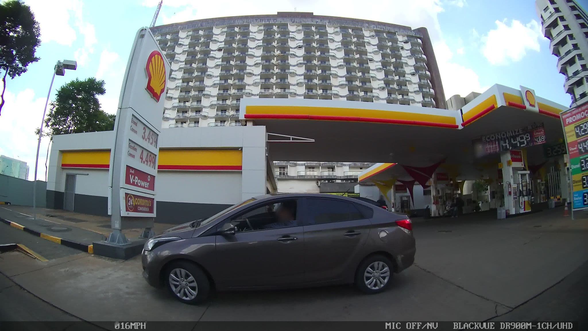 Street view near Hotel Bonaparte, Plano Piloto — © kaart_4 (CC BY-SA · Mapillary)
