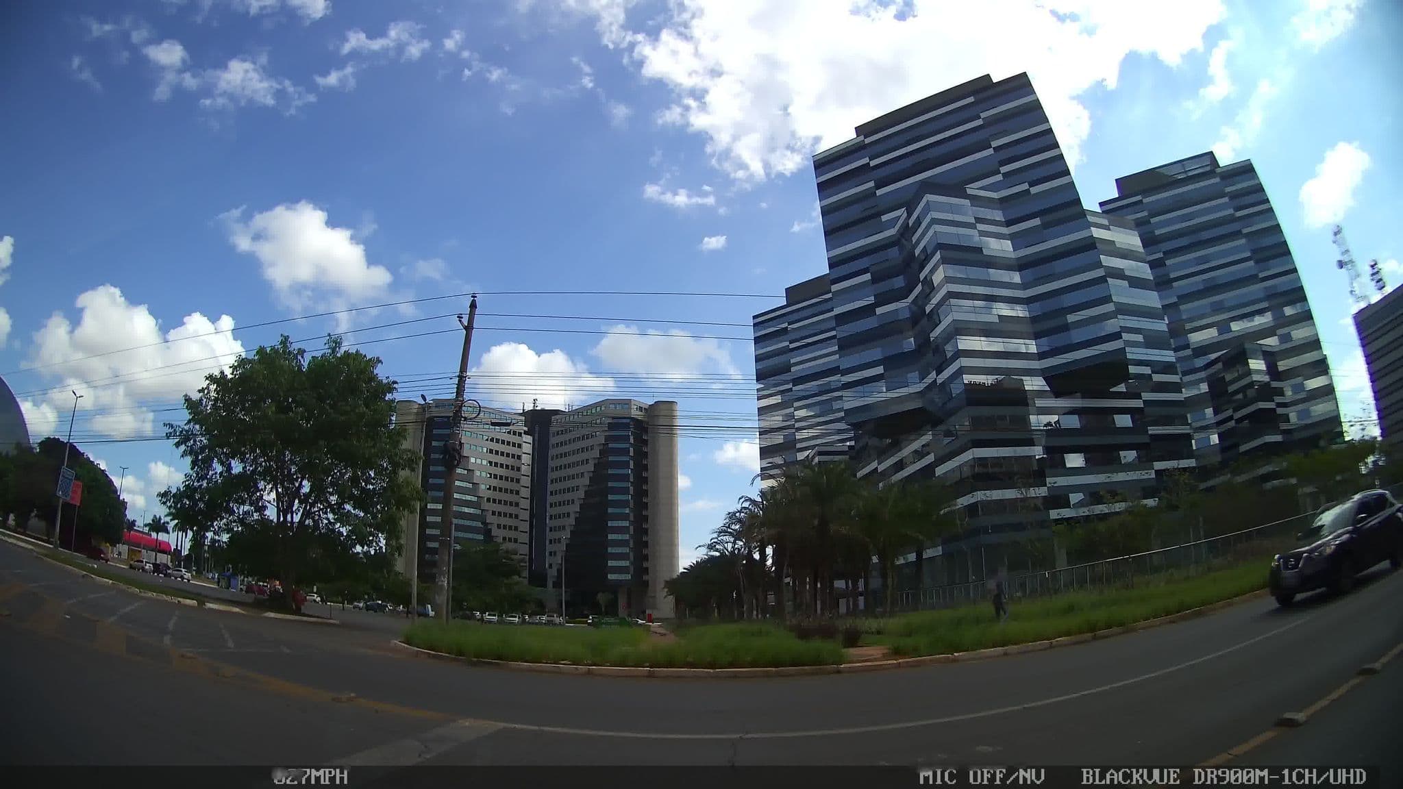 Street view near Hotel Jk, Plano Piloto — © kaart_4 (CC BY-SA · Mapillary)
