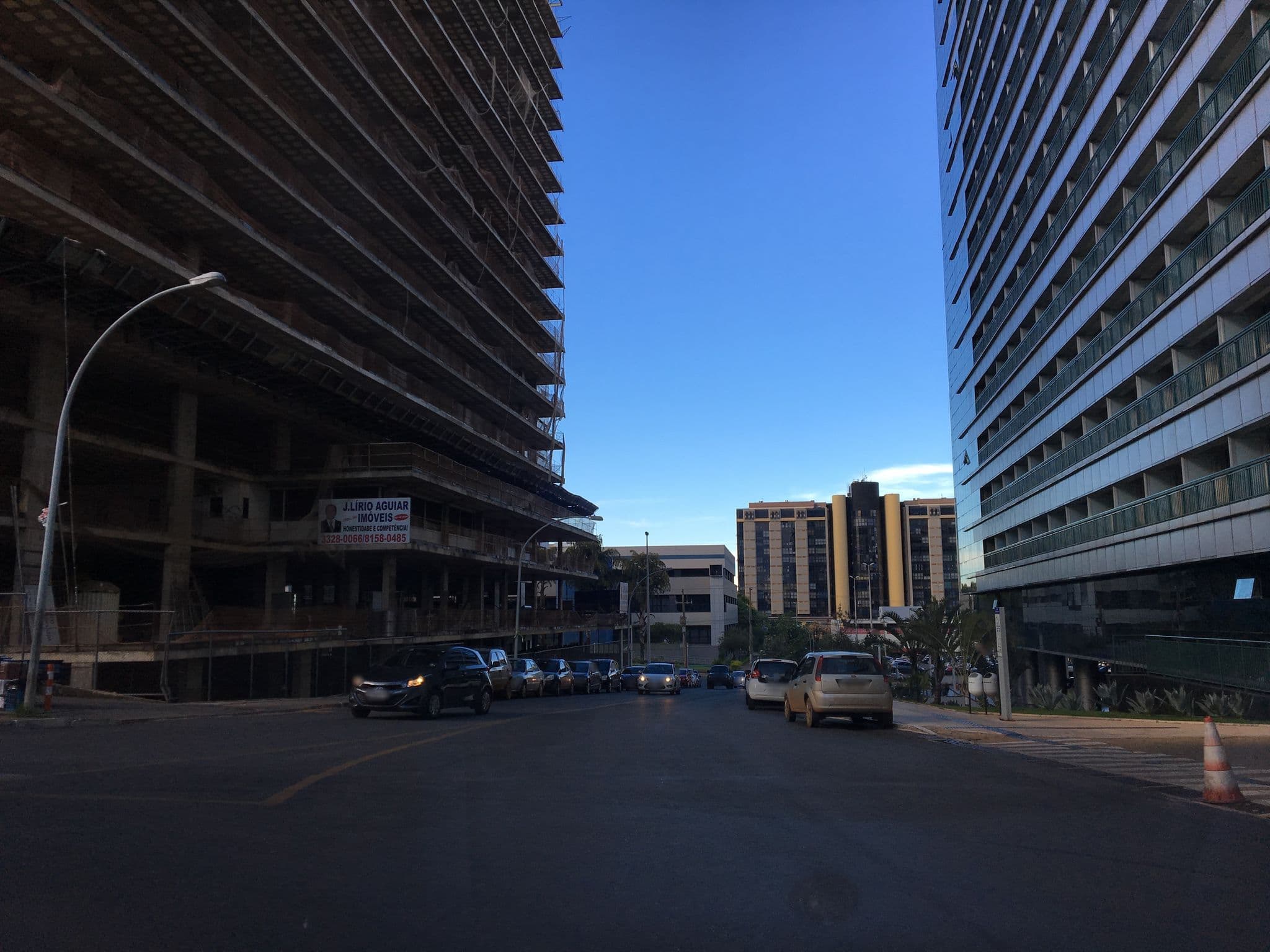 Street view near Biarritz Apart Hotel, Plano Piloto — © naldovsk (CC BY-SA · Mapillary)