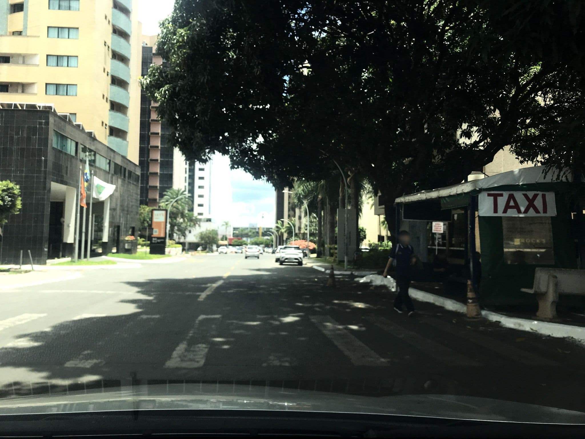 Street view near Piscina, Plano Piloto — © wesleygmartins (CC BY-SA · Mapillary)