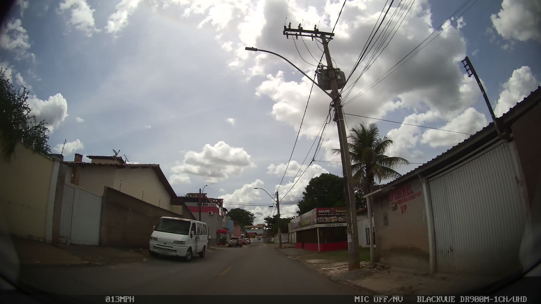 Street view near Pousada Jardim Brasília, Plano Piloto — © kaart_4 (CC BY-SA · Mapillary)