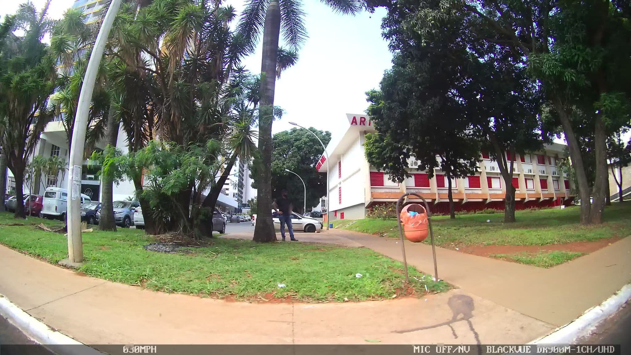Street view near Athus Brasília Hotel, Plano Piloto — © kaart_4 (CC BY-SA · Mapillary)