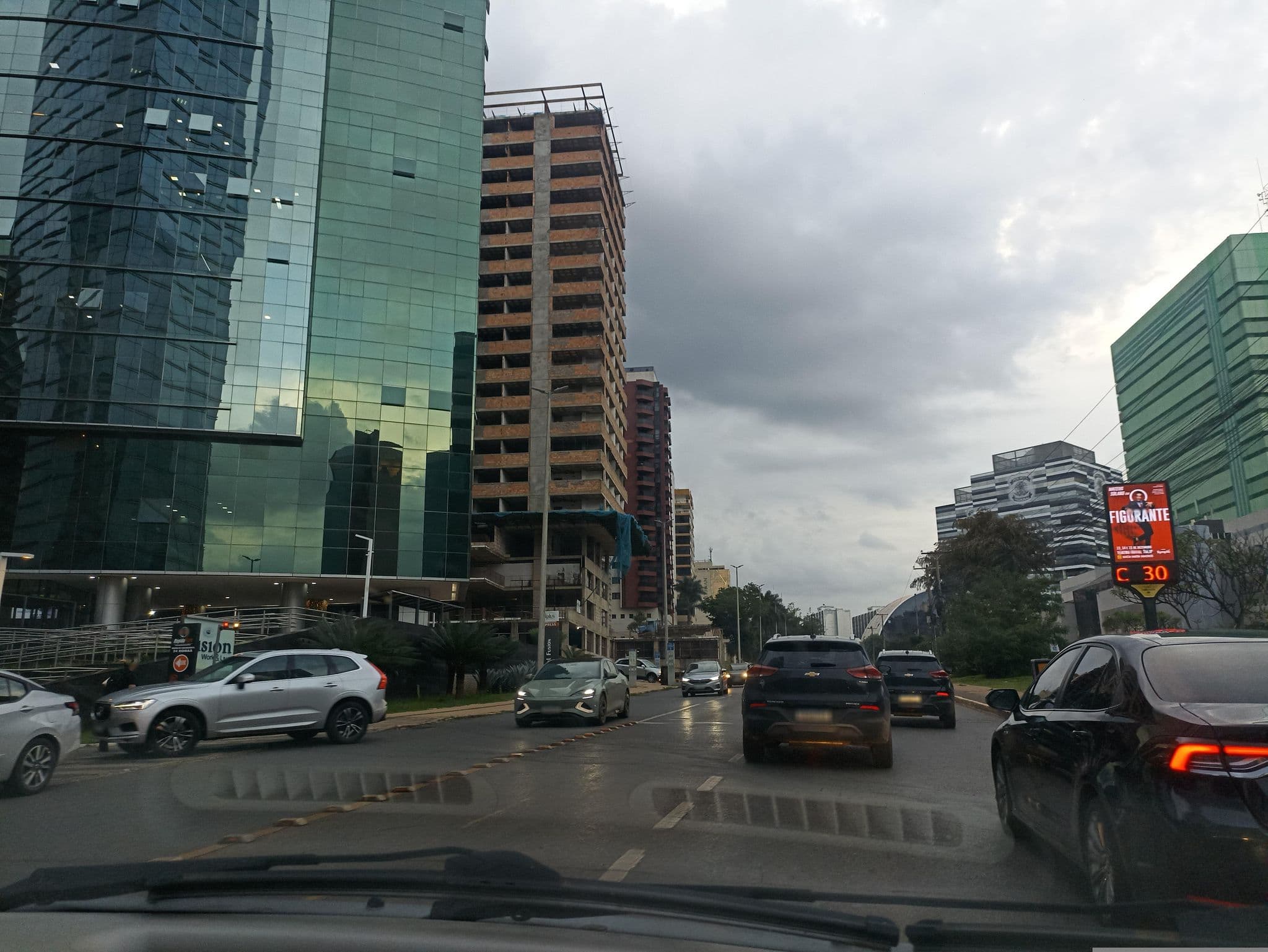 Street view near Fusion Work & Live, Plano Piloto — © MuitoAlemdasFronteiras (CC BY-SA · Mapillary)