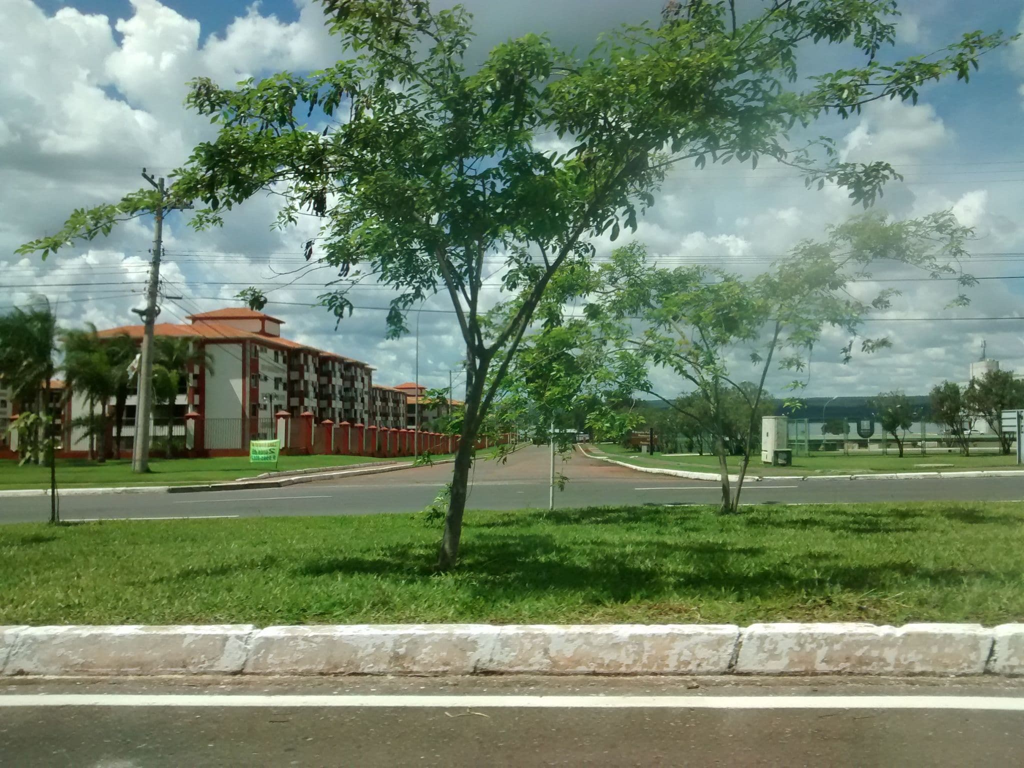 Street view near Fitness Room Brasilia Palace, Plano Piloto — © naldovsk (CC BY-SA · Mapillary)