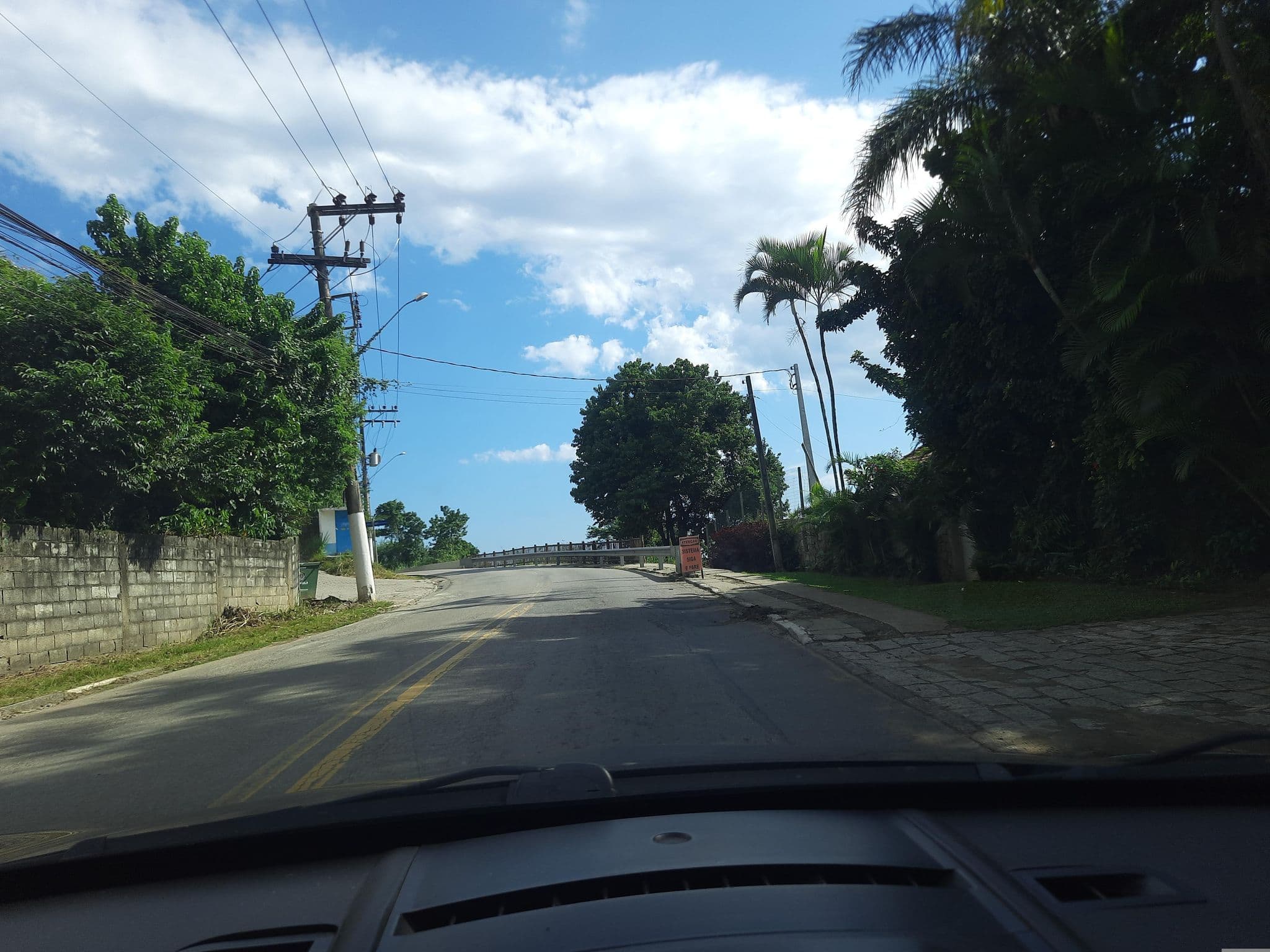 Street view near Gidu House, Ilhabela — © alemenezes (CC BY-SA · Mapillary)