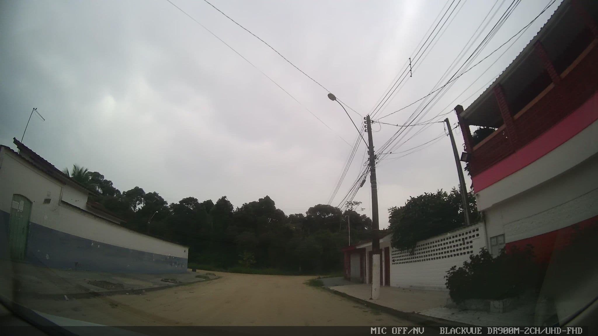 Street view near Pousada Tia Elvira, Guarujá — © yaf1 (CC BY-SA · Mapillary)