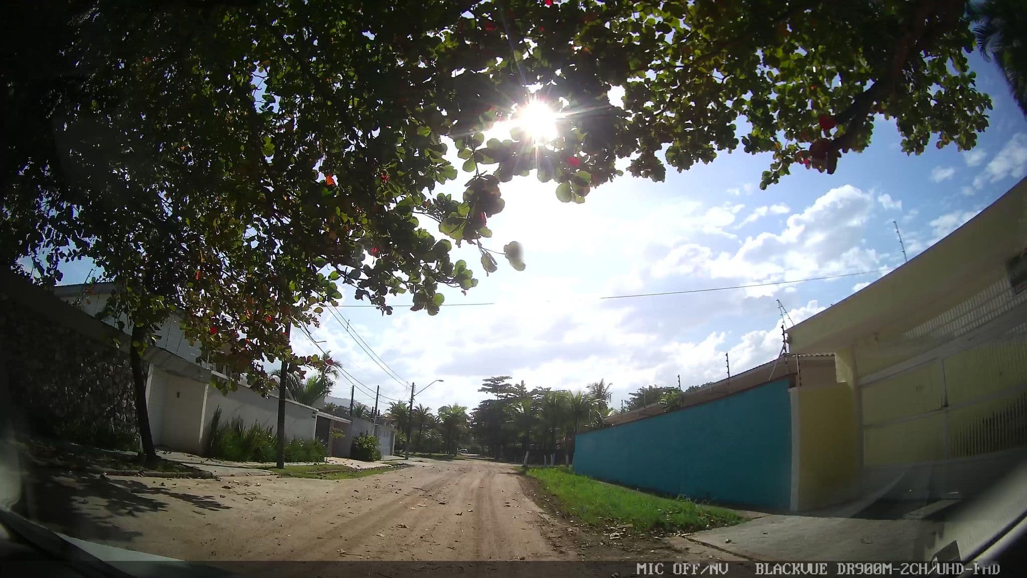Street view near Pousada Poseidon, Guarujá — © marciosampaio (CC BY-SA · Mapillary)