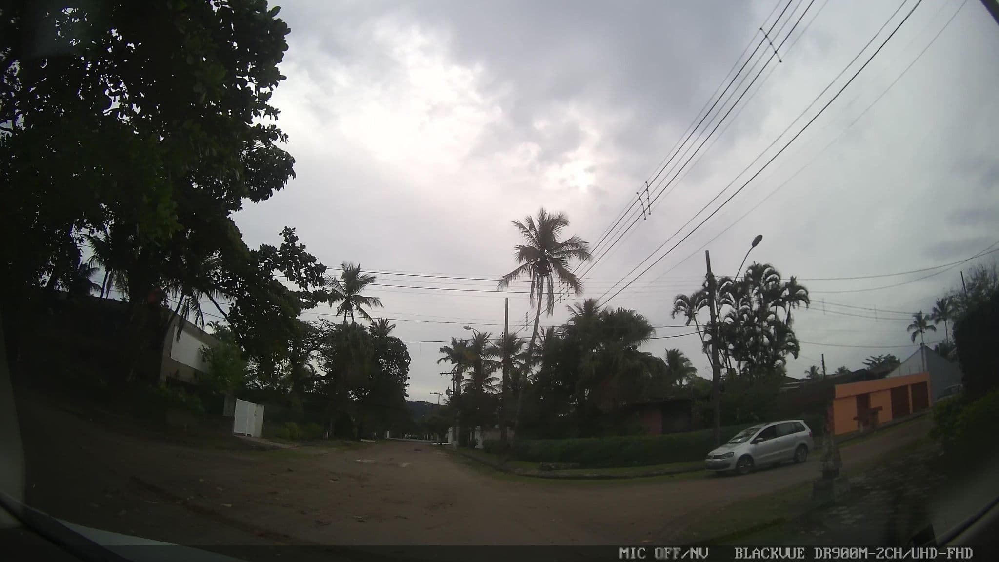 Street view near Pousada Cocal da Praia, Guarujá — © yaf1 (CC BY-SA · Mapillary)