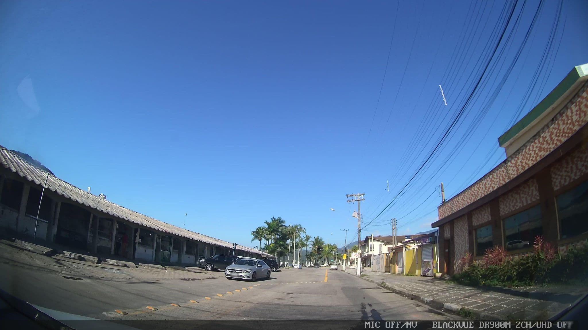 Street view near Pousada Maré Maré, Bertioga — © yaf1 (CC BY-SA · Mapillary)