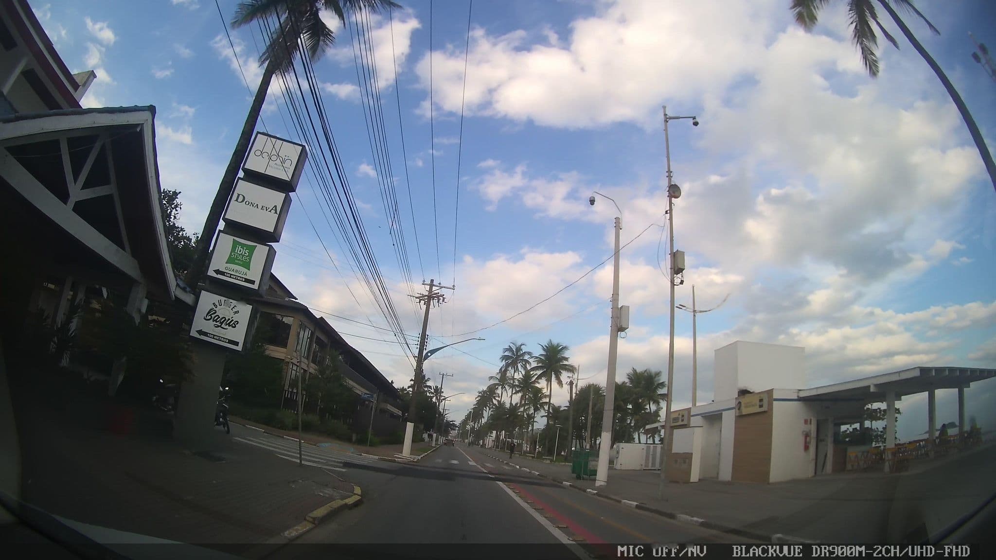 Street view near Delphin Hotel, Guarujá — © marciosampaio (CC BY-SA · Mapillary)