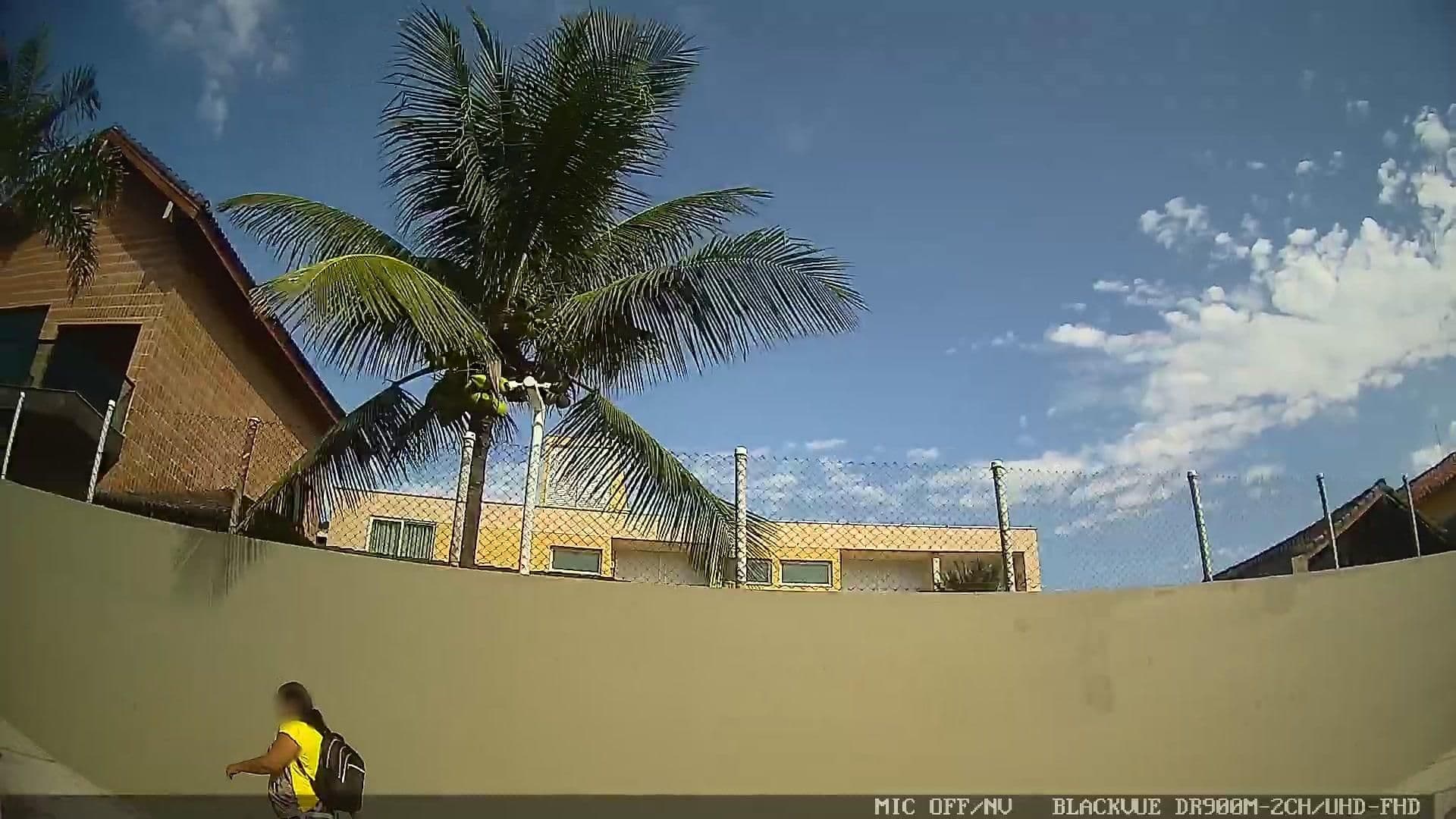 Street view near Costas Maris Beach Hotel, Guarujá — © yaf1 (CC BY-SA · Mapillary)