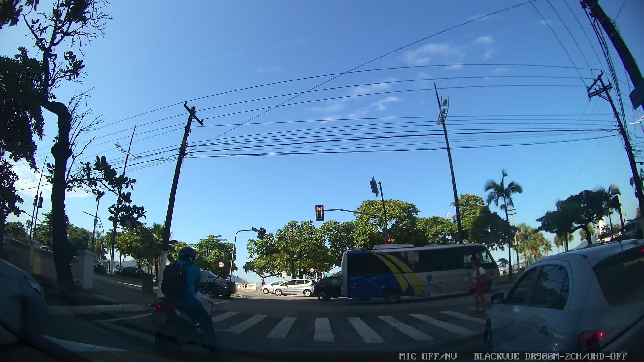 Street view near ibis Santos Gonzaga Praia, Santos — © marciosampaio (CC BY-SA · Mapillary)