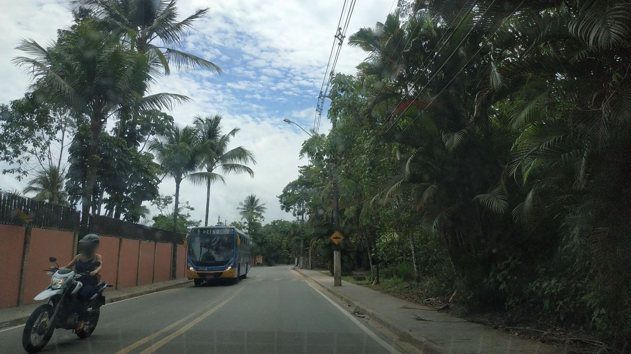 Street view near Pousada Canto das Aguas, Ilhabela — © brunolemos (CC BY-SA · Mapillary)