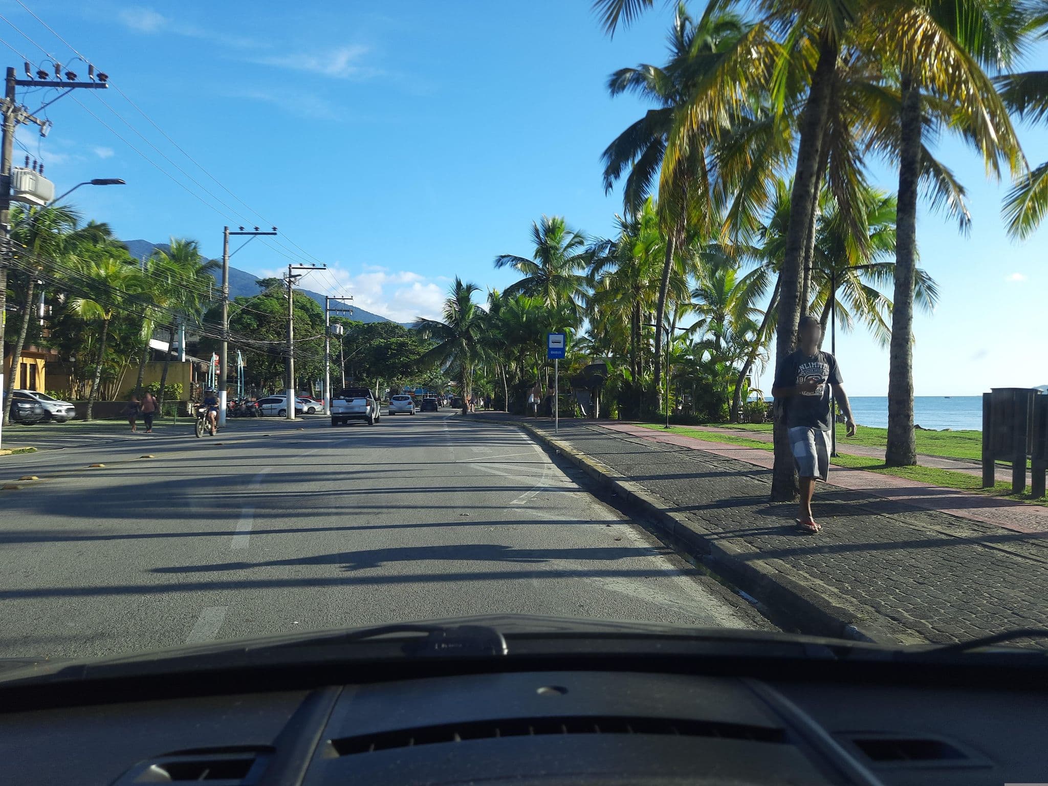 Street view near Recanto Das Tiribas, Ilhabela — © alemenezes (CC BY-SA · Mapillary)