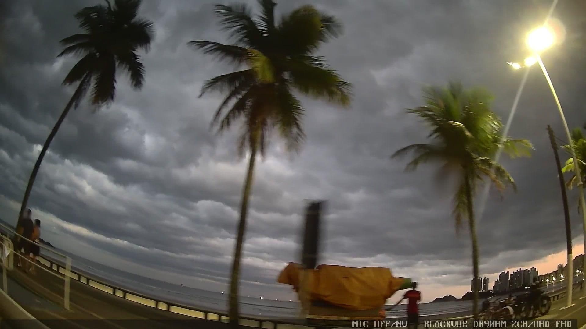 Street view near Richter South Gate Beach Resort, Guarujá — © yaf1 (CC BY-SA · Mapillary)