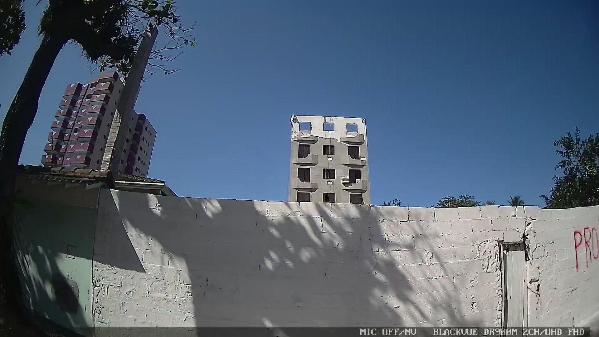 Street view near Hotel Albatroz, Guarujá — © yaf1 (CC BY-SA · Mapillary)