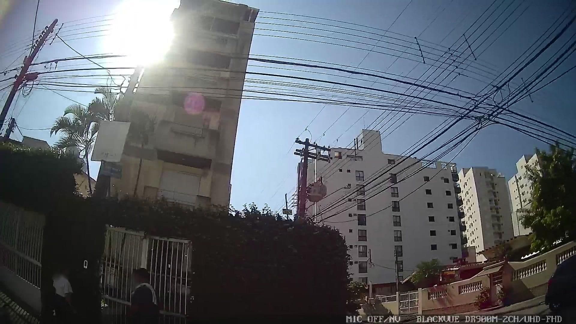 Street view near Lelas's Palace Resort Guarujá, Guarujá — © yaf1 (CC BY-SA · Mapillary)