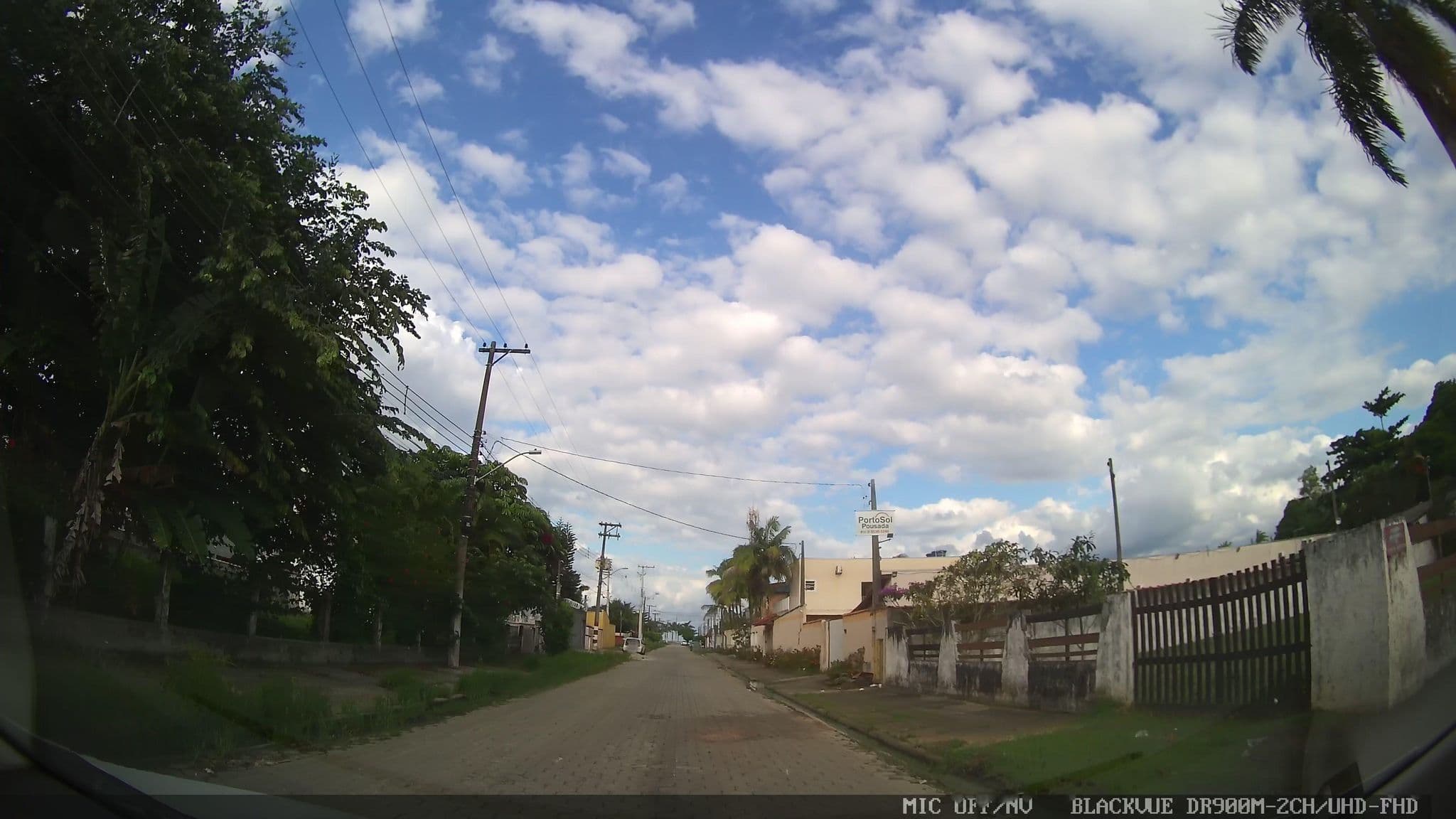 Street view near Pousada Portosol, Caraguatatuba — © marciosampaio (CC BY-SA · Mapillary)